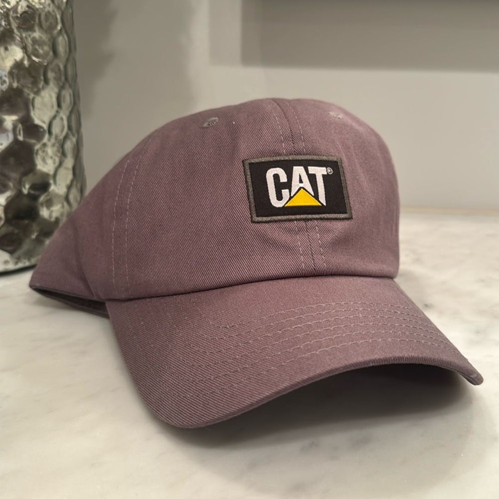 Hard to find Caterpillar hat with CAT patch, SnapBack Brand New!